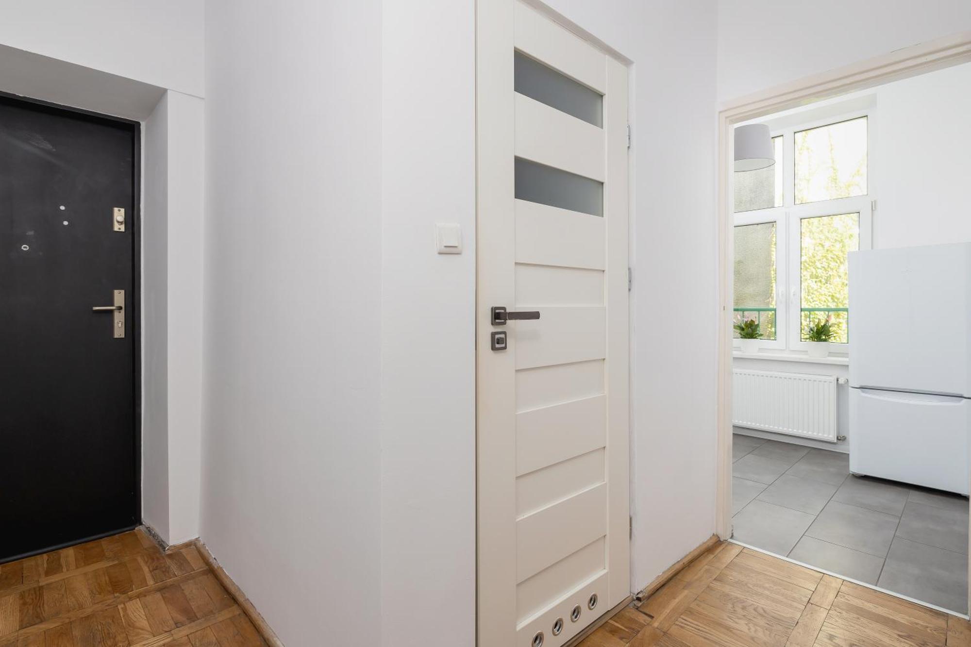1-Bedroom Apartment With Balcony - Dluga 65 Краків Екстер'єр фото
